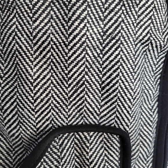 Boutique Only Black & White Herringbone Vest Full Zip Small Pockets Winter - Picture 4 of 7